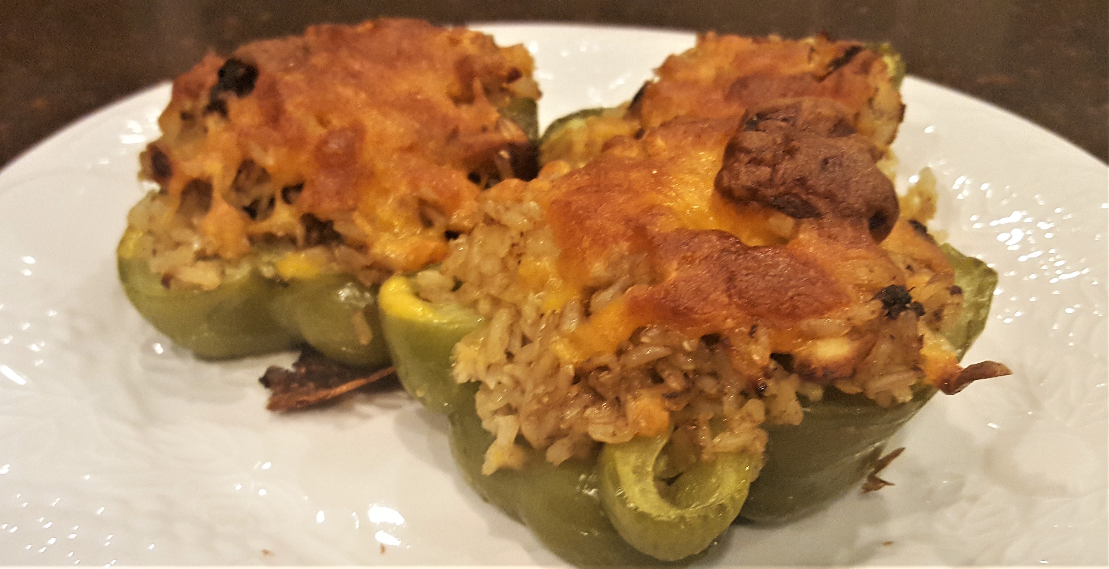 Delicious Bell Peppers Stuffed with Balsamic Chicken! Stuffed bell pepper
