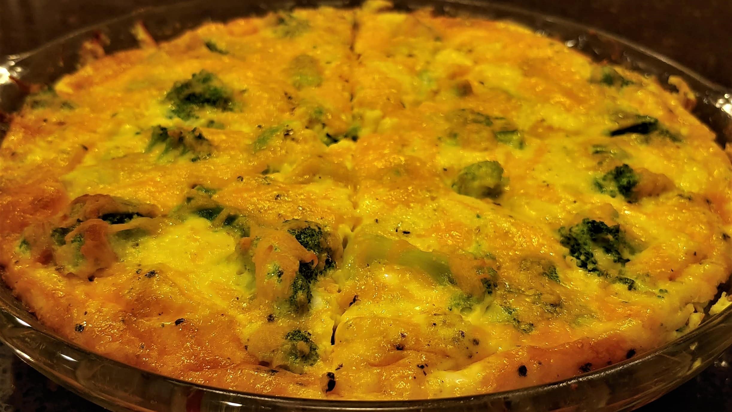 Delicious Easy Cheesy Crustless Broccoli Quiche! Vegetarian Quiche - Dining in with Danielle