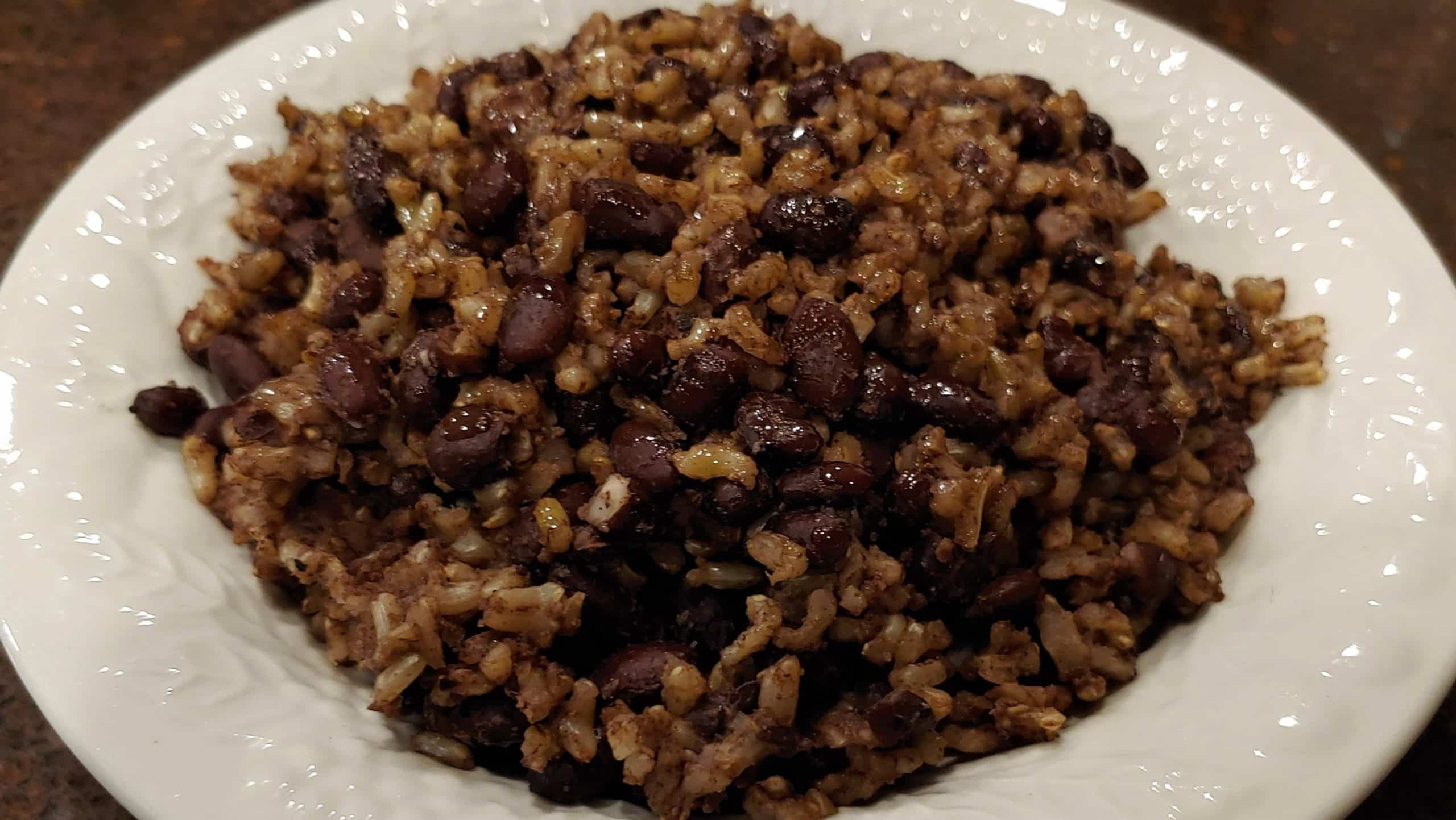 Delicious Taco Seasoned Black Beans and Brown Rice in the Slow Cooker! Crock pot Beans and Rice - Dining in with Danielle