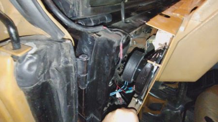 Installed Skar Speakers in Jeep YJ Dash - Chris Does What