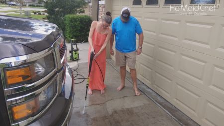 We start cleaning with this budget pressure washer