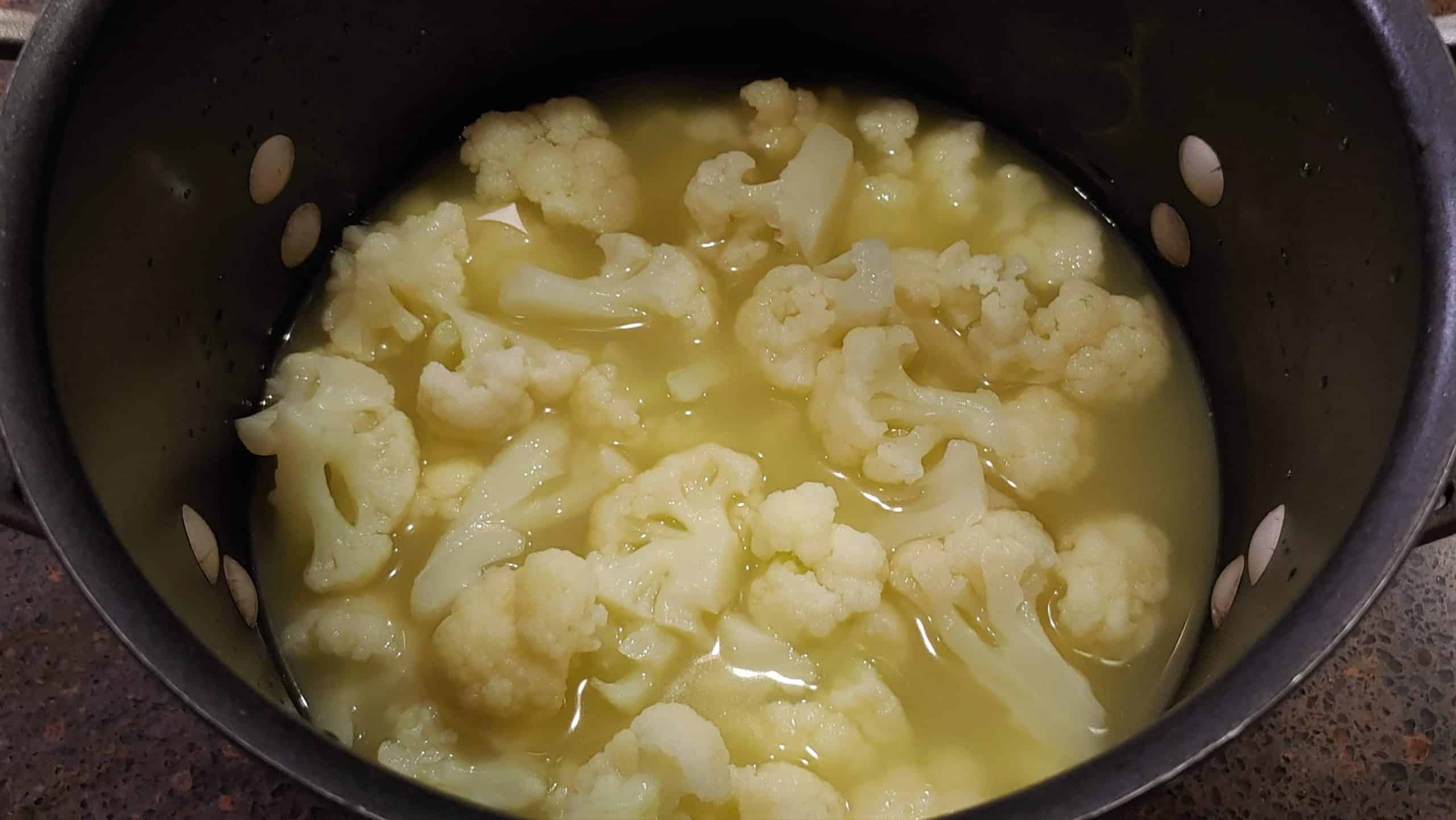 Mashed Cauliflower with bouillon - Dining in with Danielle