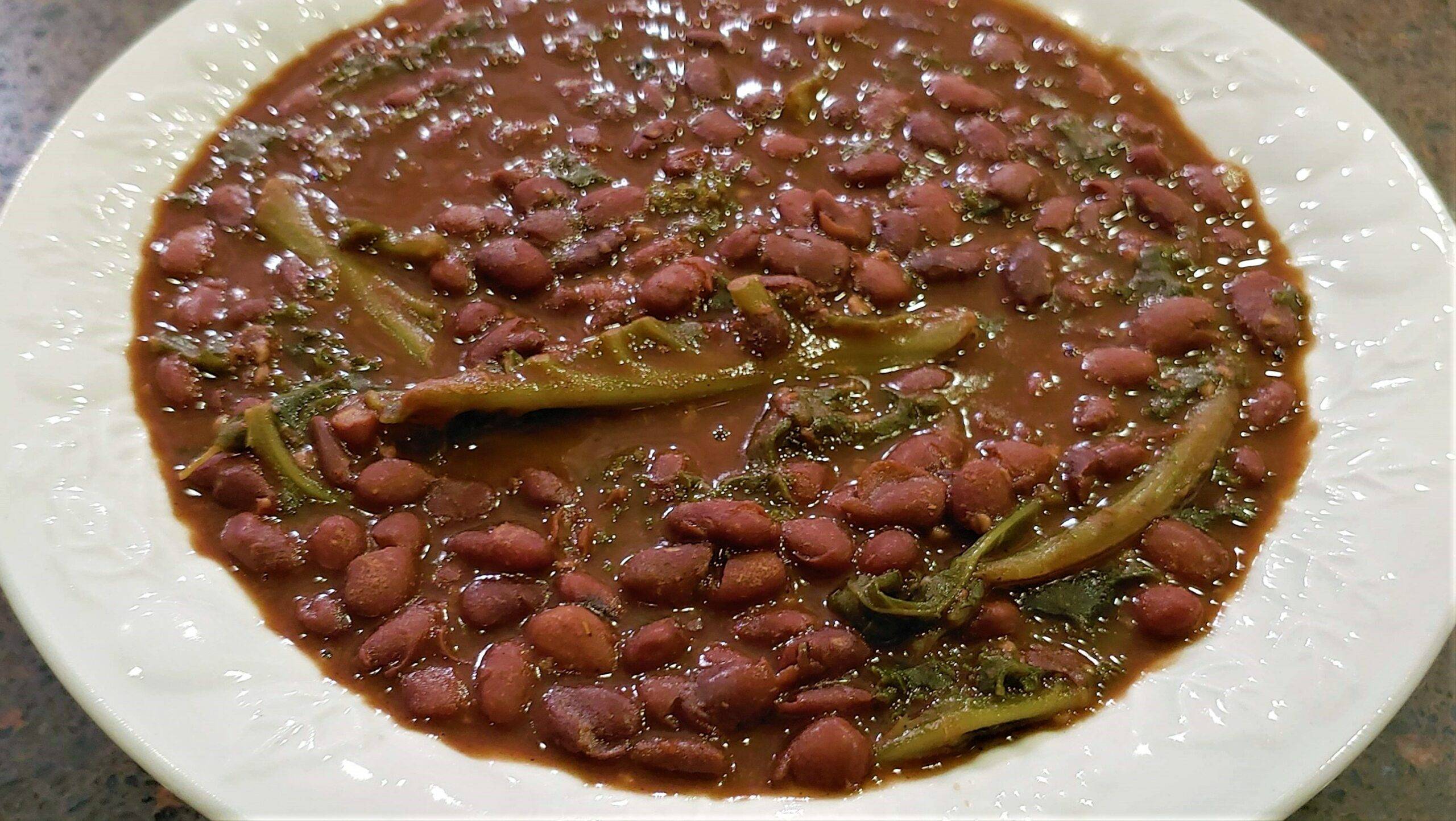 Slow Cooker Kale Black Beans Thick and Delicious! Slow Cooker black beans - Dining in with Danielle