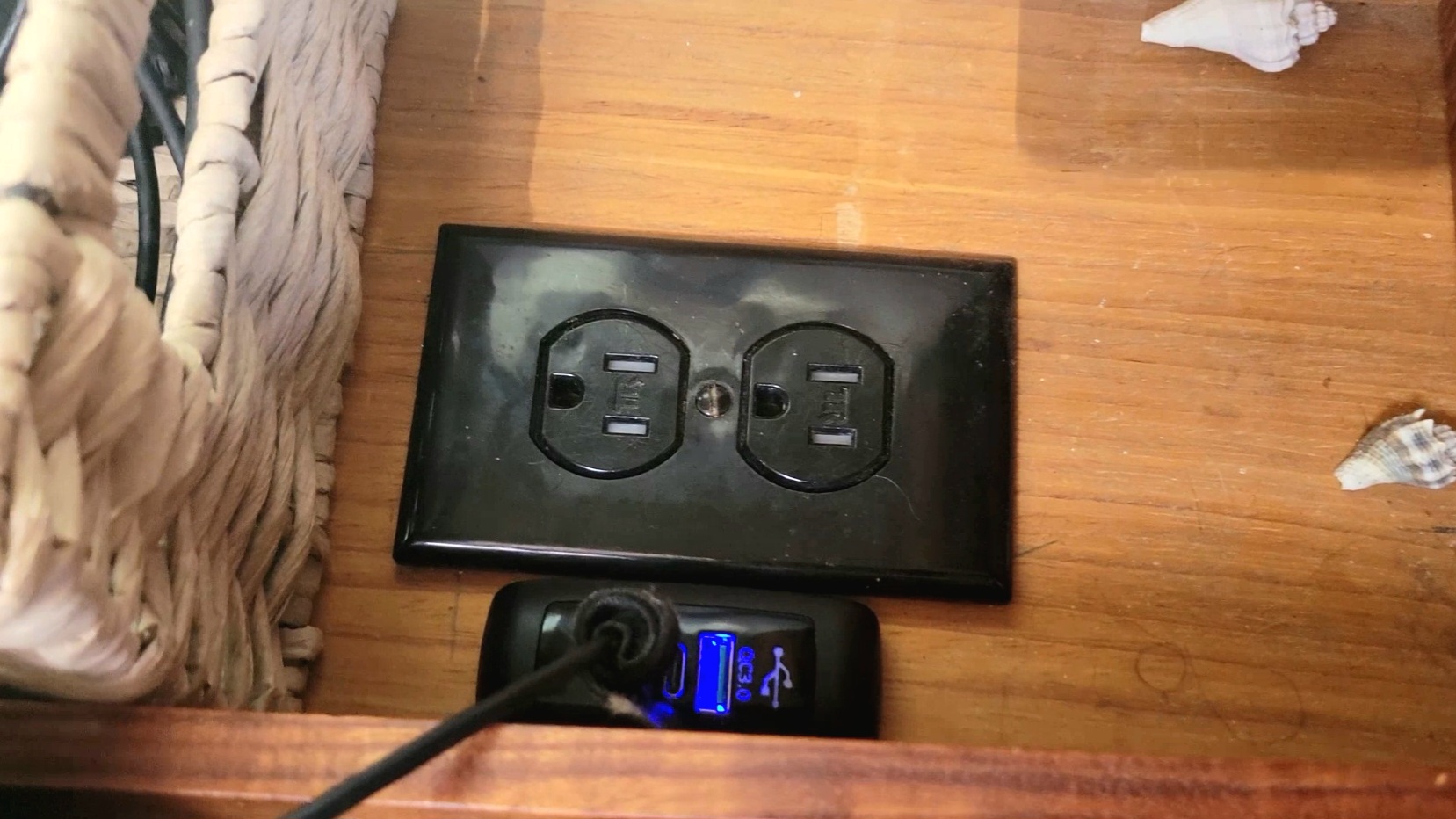 3 Ports 12V RV USB Outlet 56W