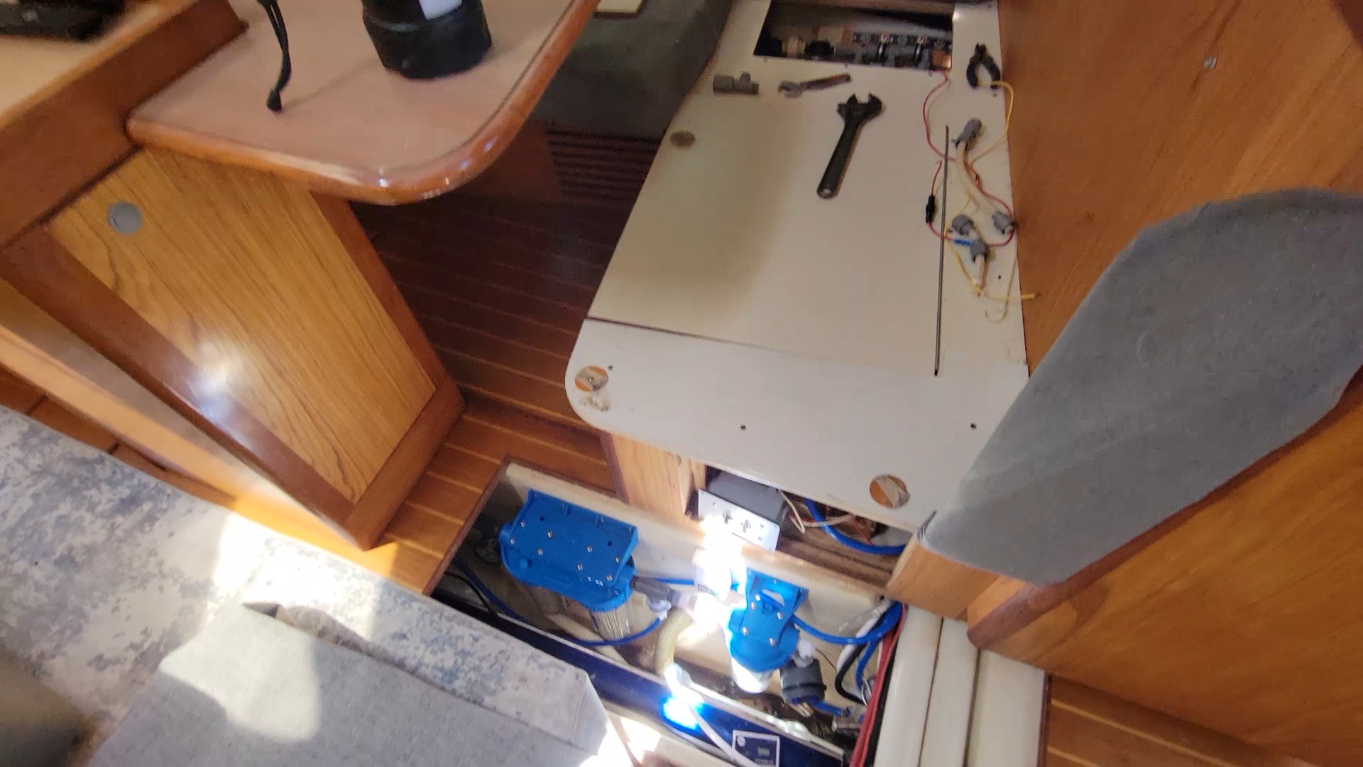 Life on the Boat, The Quest For Hot Water 